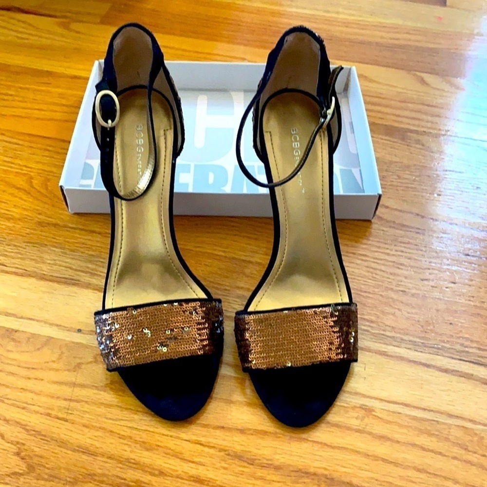 ✨Host Pick✨ BCBG BCBGeneration Sandals size eleven